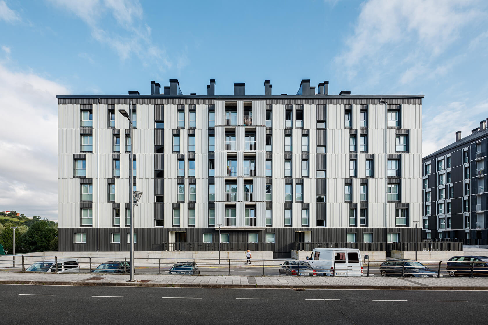 1900_en-84-housing-units-Real-3