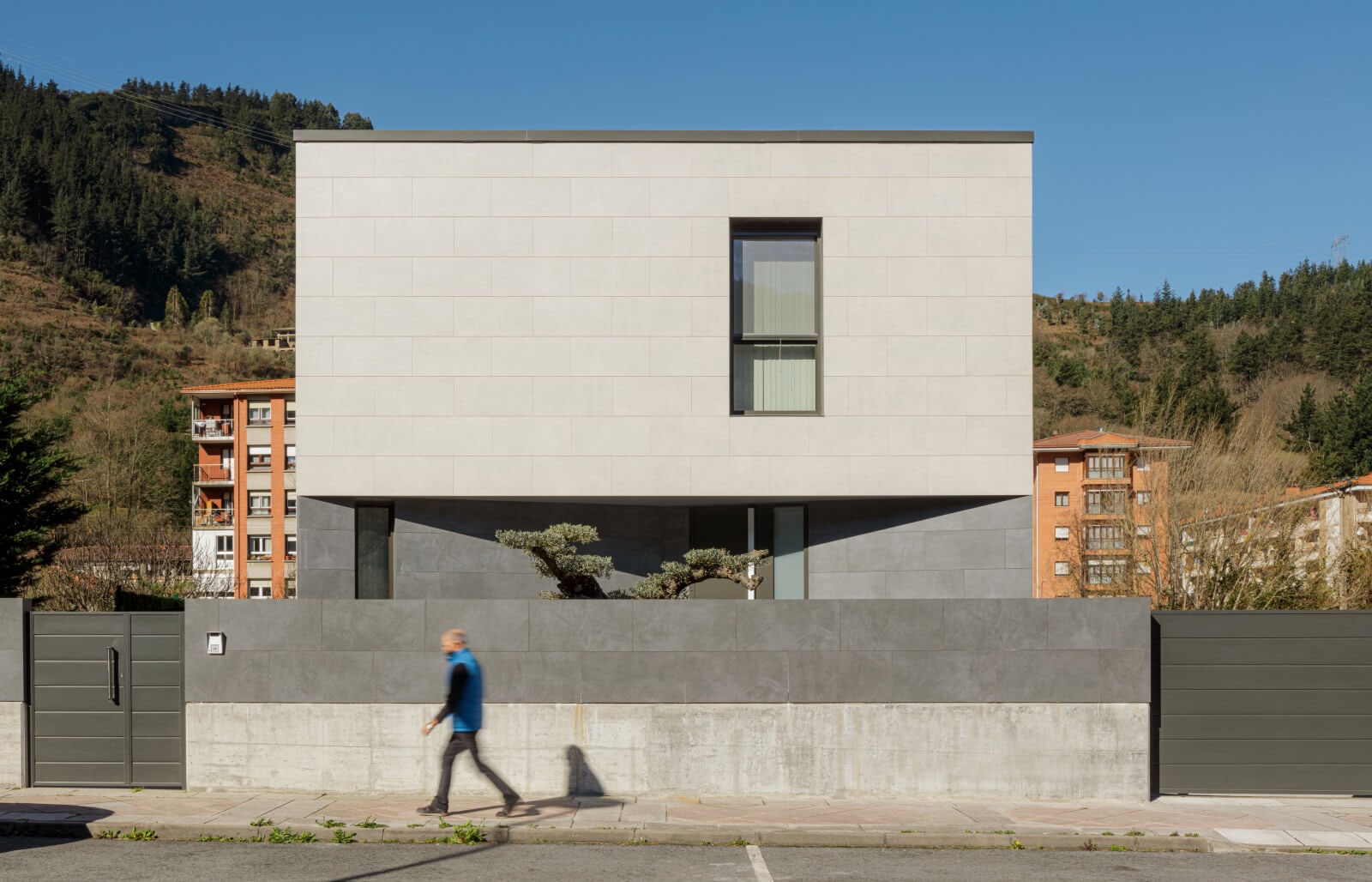 2048_en-ah-house-Real