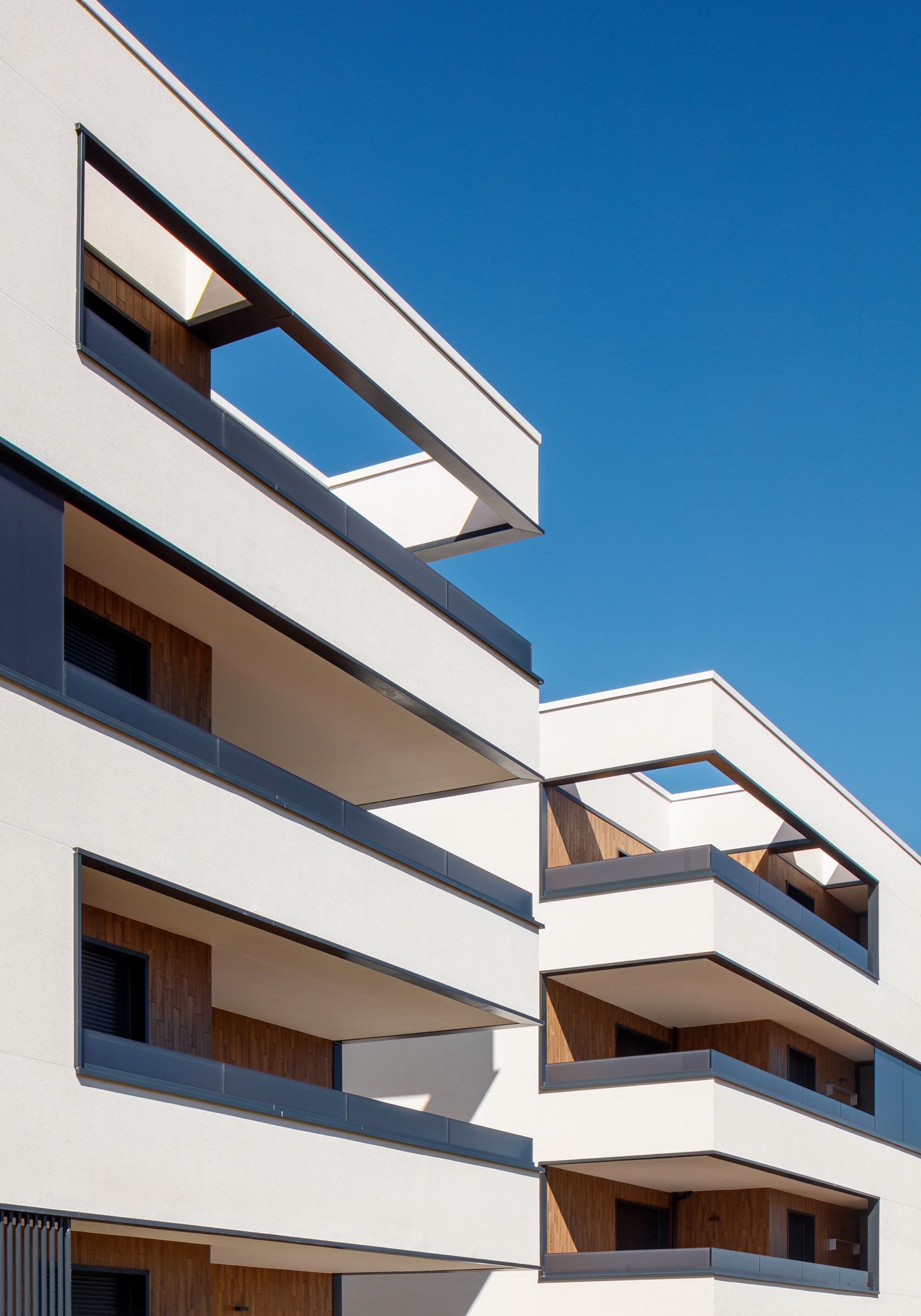 172_es-36-housing-img-1-Real-3